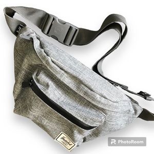 Herschel Supply Company Seventeen Hip Pack NWOT